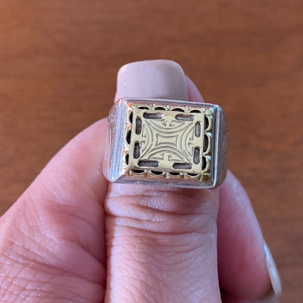 Konstantino Ring